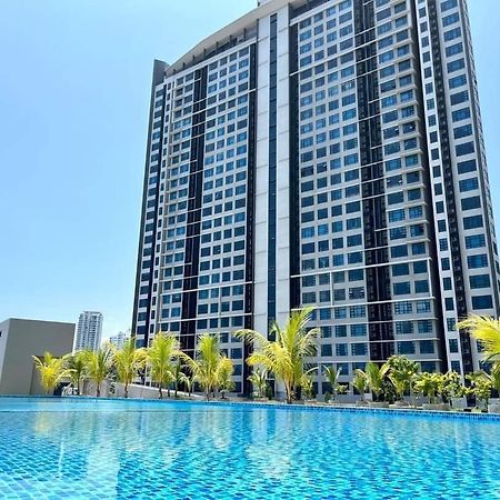 ホテル Jesselton Quay Sea View コタキナバル エクステリア 写真