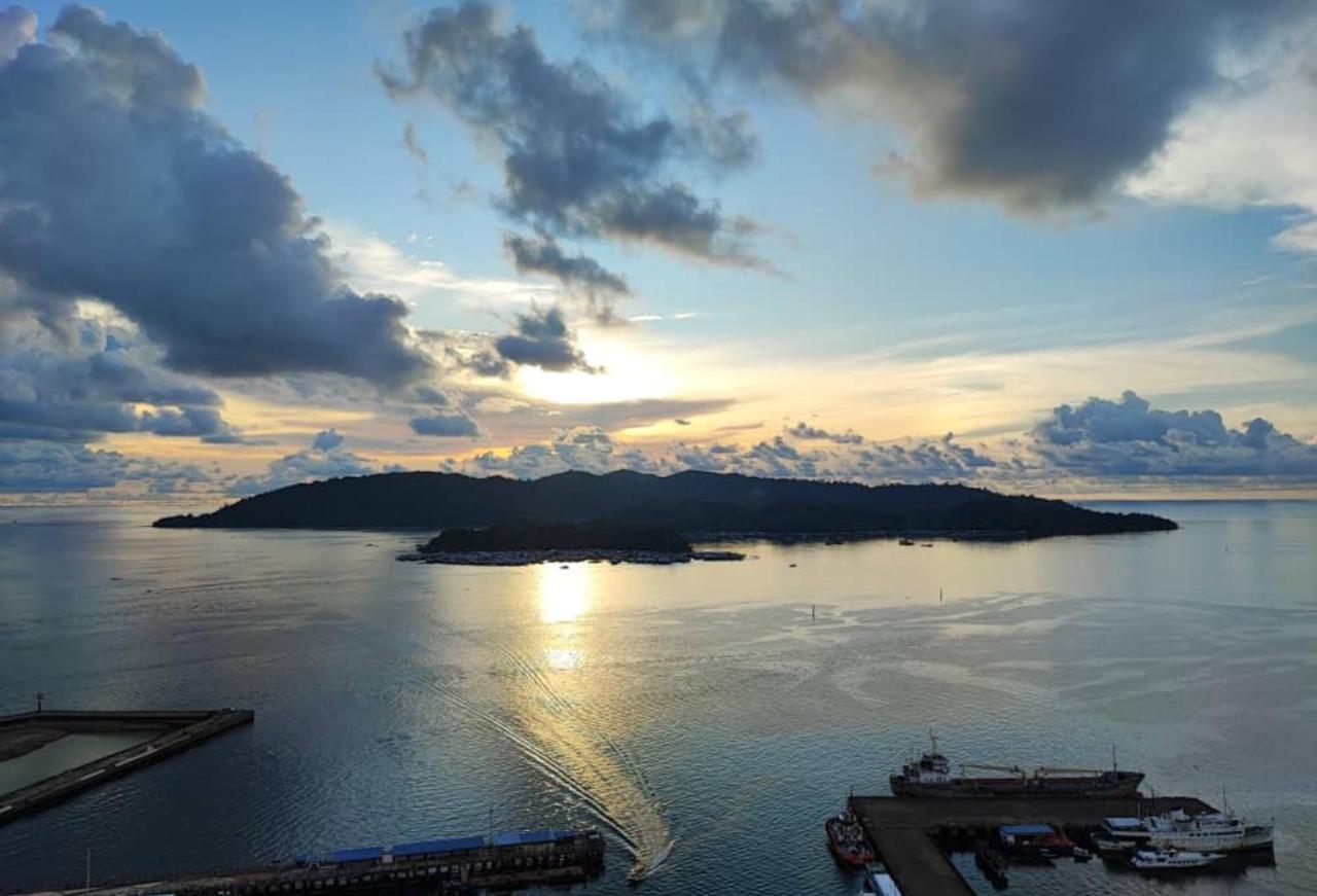 ホテル Jesselton Quay Sea View コタキナバル エクステリア 写真